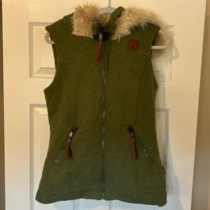 Gently used Wanakome hooded vest, size M